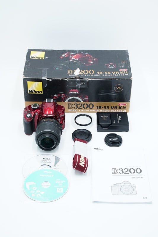 Nikon D3200/1855/11807 D3200 + AF-S 18-55mm f/3.5-5.6G VR, Used