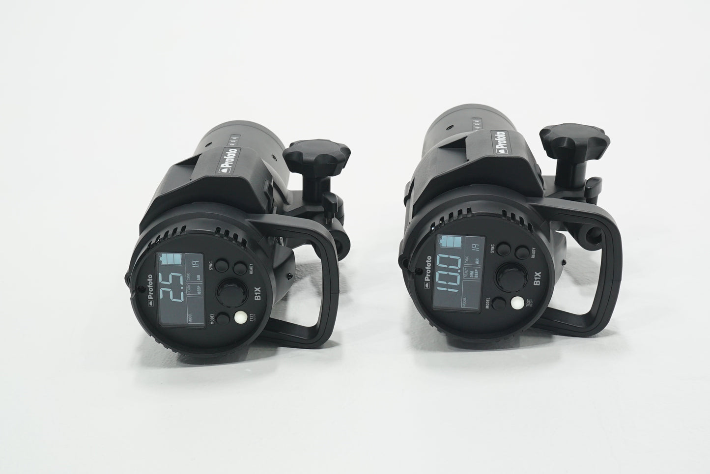 Profoto 901027/38296/38181 B1X 500 AIRTTL 2-Light Location Kit + Air Remote + OCF Magnum, Used