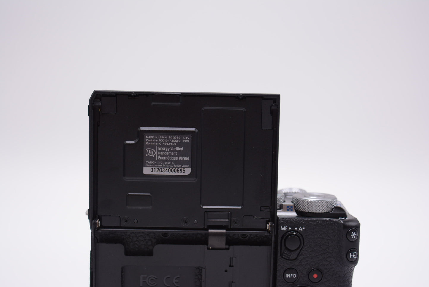 Canon EOSM6MII/EFM1545/00595 EOS M6 Mark II Mirrorless Camera W/EF-M 15-45mm f.3.5-6.3 Lens + EVF-DC2 Micro Viewfinder, Used