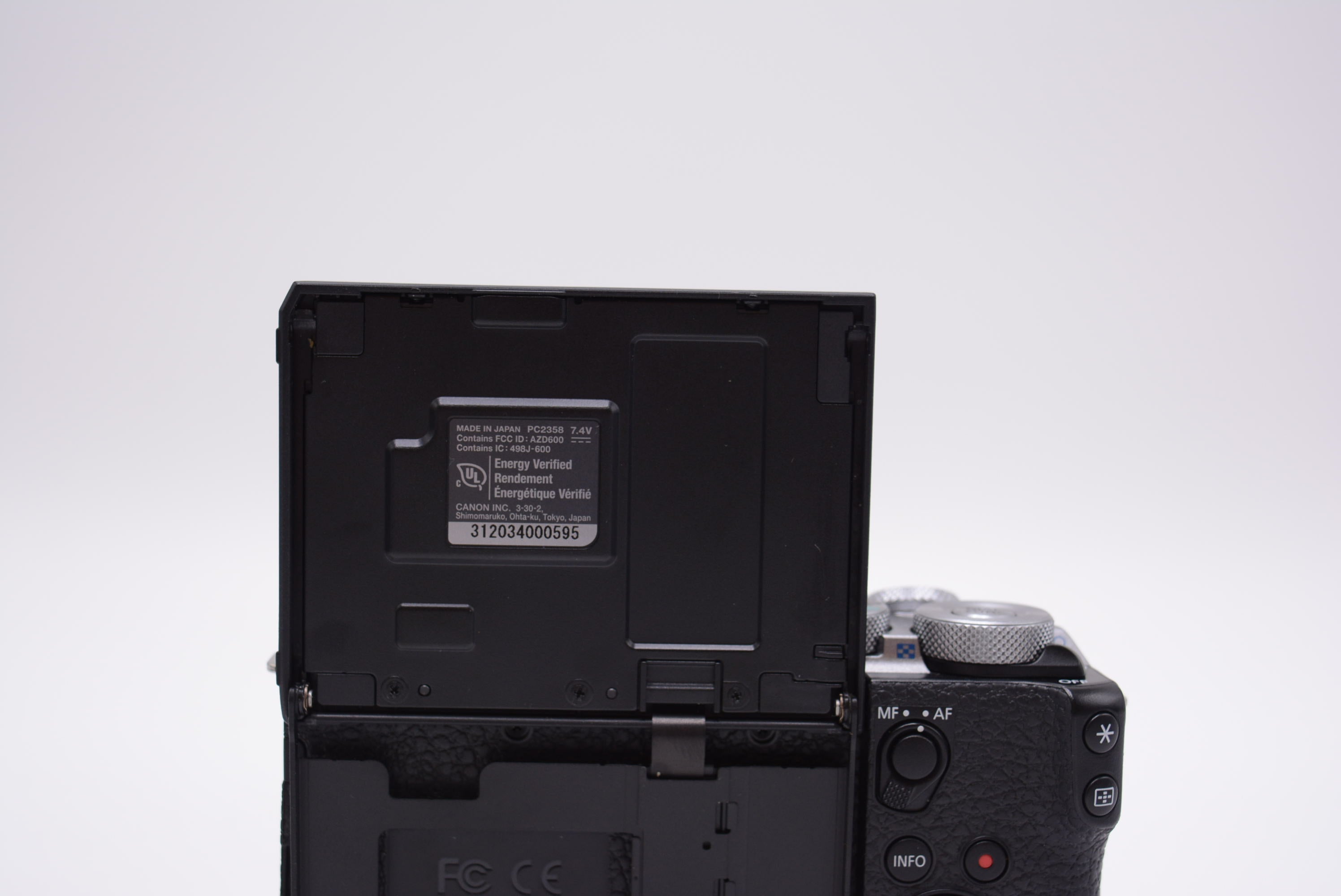 Canon EOSM6MII/EFM1545/00595 EOS M6 Mark II Mirrorless Camera W/EF-M 15-45mm f.3.5-6.3 Lens + EVF-DC2 Micro Viewfinder, Used - AVC photo video store
