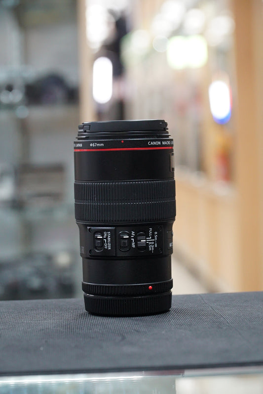 Canon EF10028LMIS/00330 EF 100mm f/2.8L Macro IS USM, Used