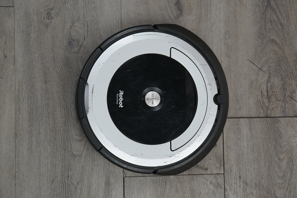 iRobot 699/01969 Roomba 699 Vacumming Robot, Used - AVC photo video store