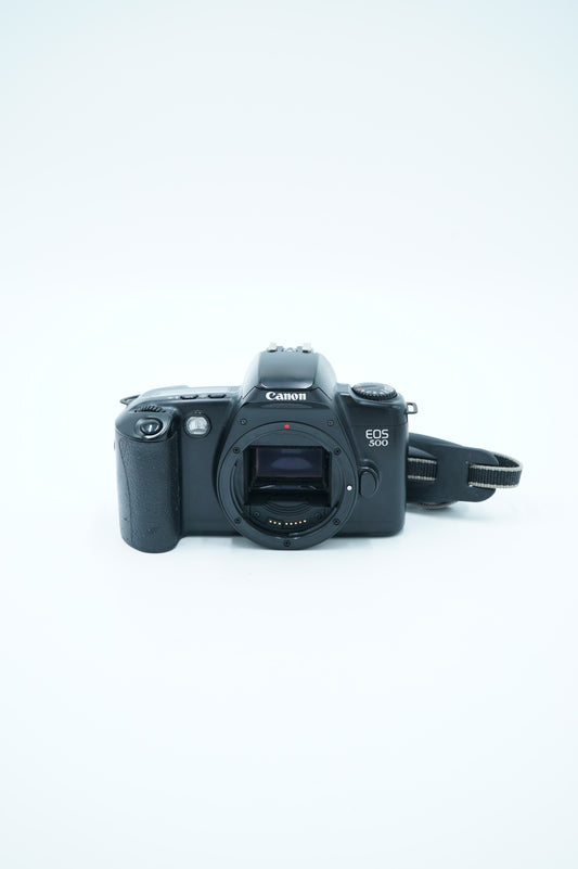 Canon EOS500/08345 EOS 500 35mm Film Camera Body Only, Used