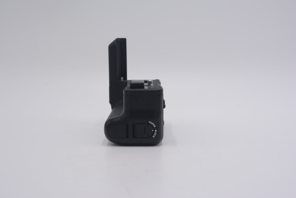 Fujifilm VGXT4/13069 Vertical Battery Grip F/XT4, Used - AVC photo video store