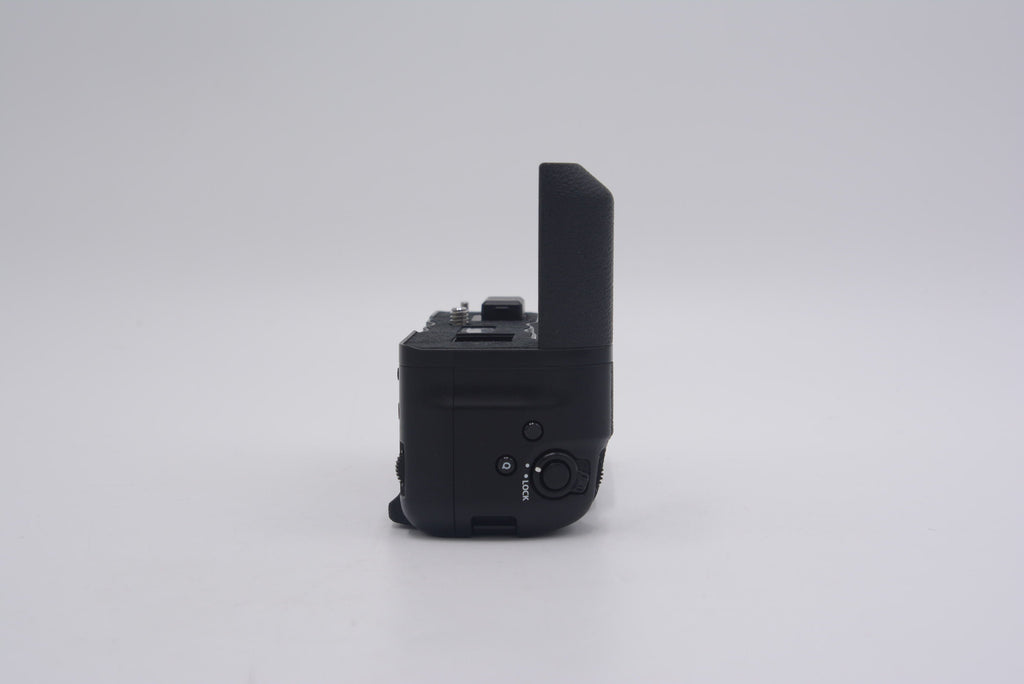 Fujifilm VGXT4/13069 Vertical Battery Grip F/XT4, Used - AVC photo video store