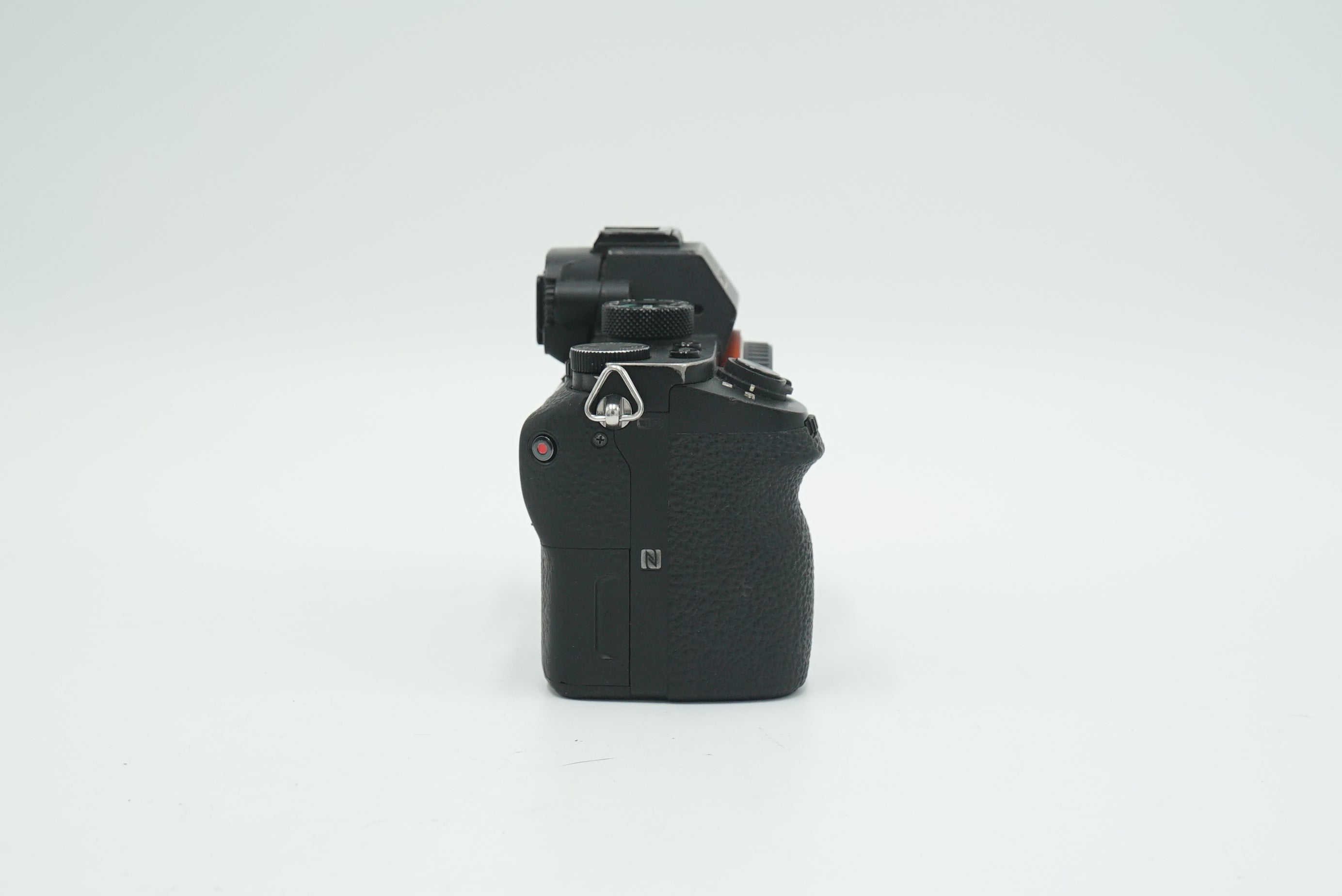 Sony A7RII/3421979 A7R Mark II Body Only + Battery Grip + Mini Tripod, Used - AVC photo video store