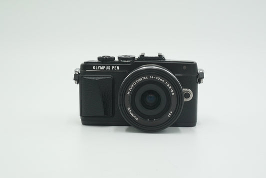 Olympus EPL7/1442/07305 Pen Lite E-PL7 + 14-42mm Lens, Used