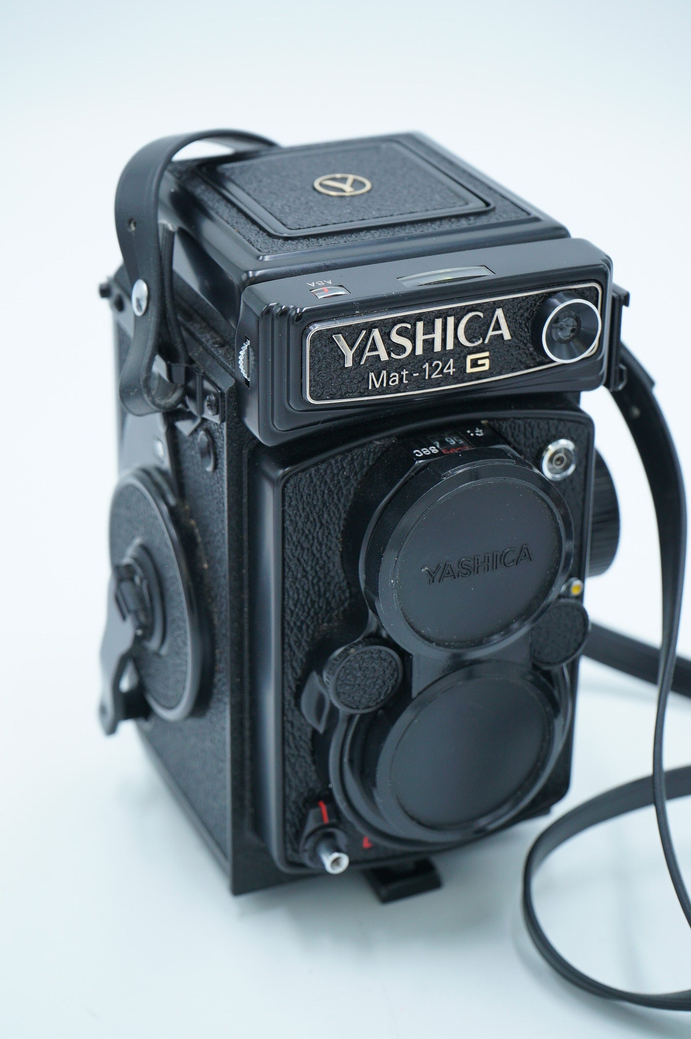 Yashica 124G/85955 Mat-124G 120 Film Camera, Used