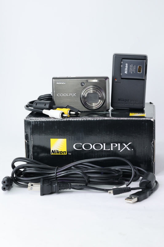 Nikon S600/72088 Coolpix S600, Silver, Used