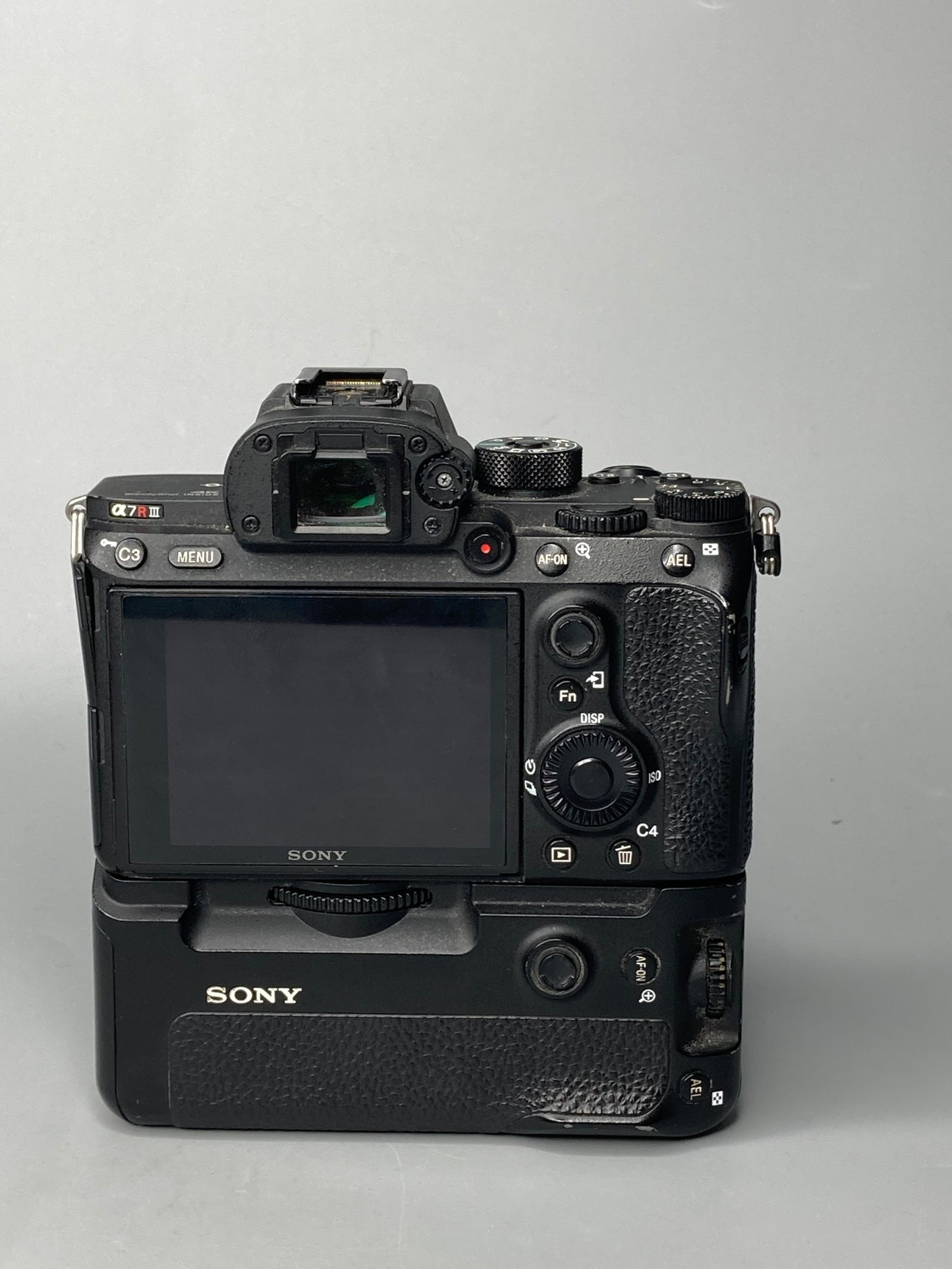 Sony A7RIII/VGC3M/3386174 A7R3, Body Only + VGC3M Battery Grip, Used