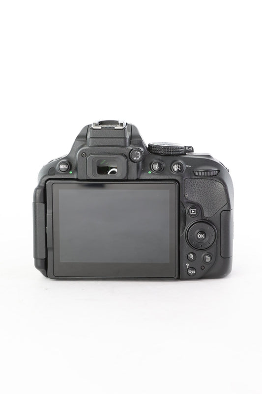 Nikon D5300/1855/75218 D5300 + AF-S 18-55mm f/3.5-5.6G II VR, Used