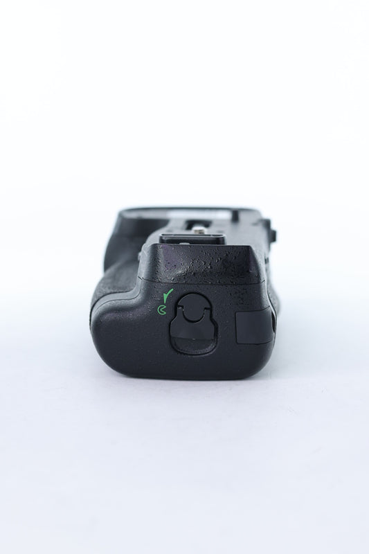 Nikon MBD18/41016 MB-D18 Battery Grip F/D850, Used
