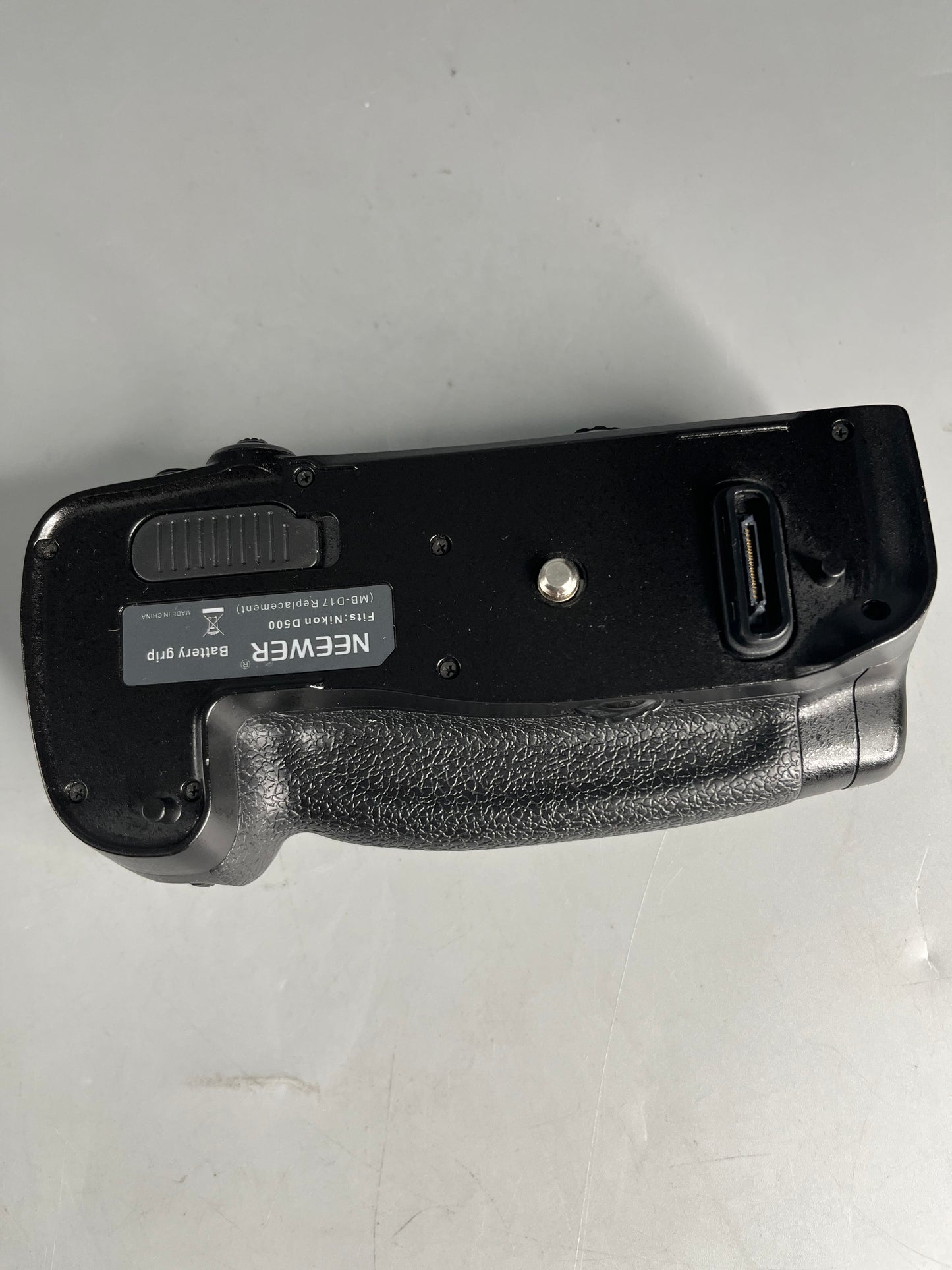 Neewer D500 Replacement Battery Grip, Used