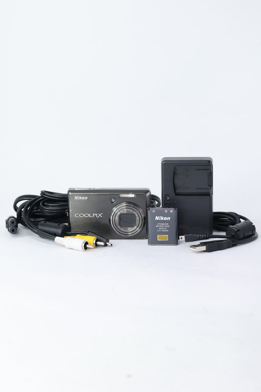 Nikon S600/72088 Coolpix S600, Silver, Used